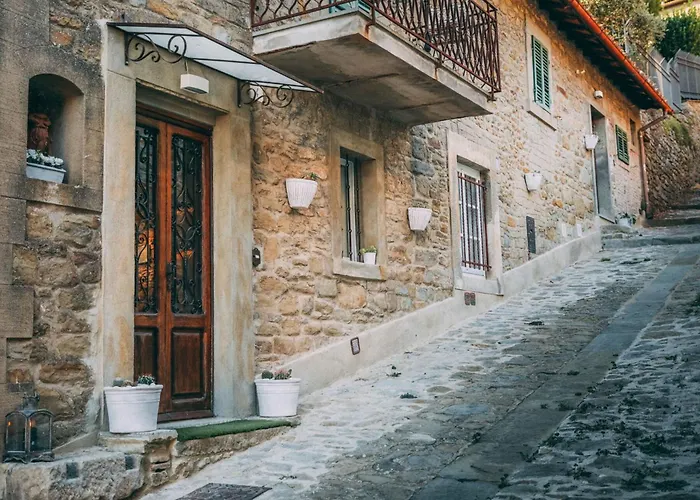 Casa San Valentino شقة كورتونا